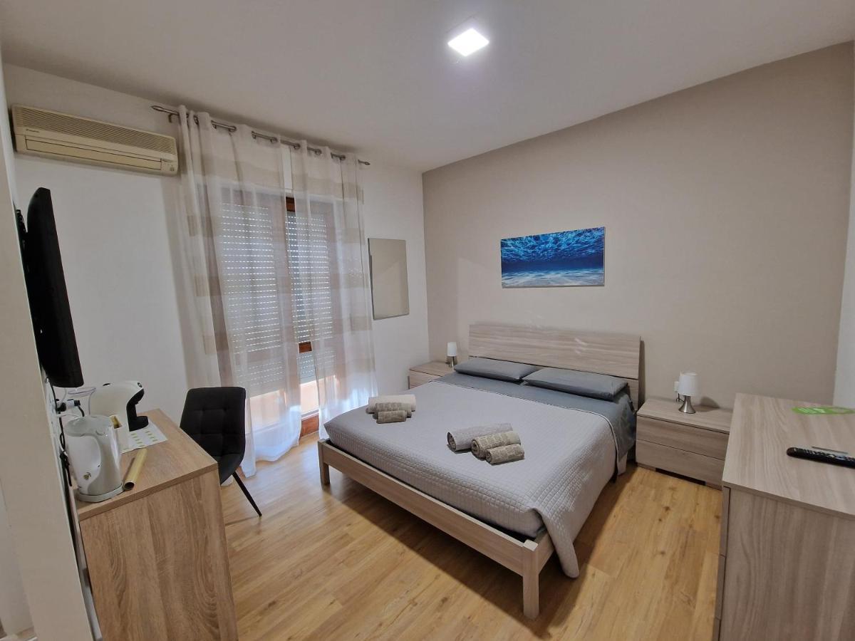 The Shell Guest House Алгеро Екстериор снимка